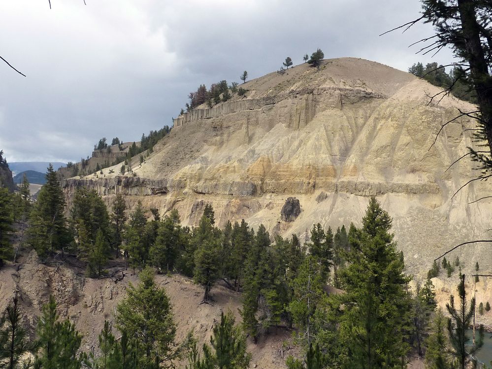 Yellowstone Tower Roosevelt (29).JPG